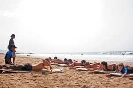 lessons de surf sur la plage de taghazout